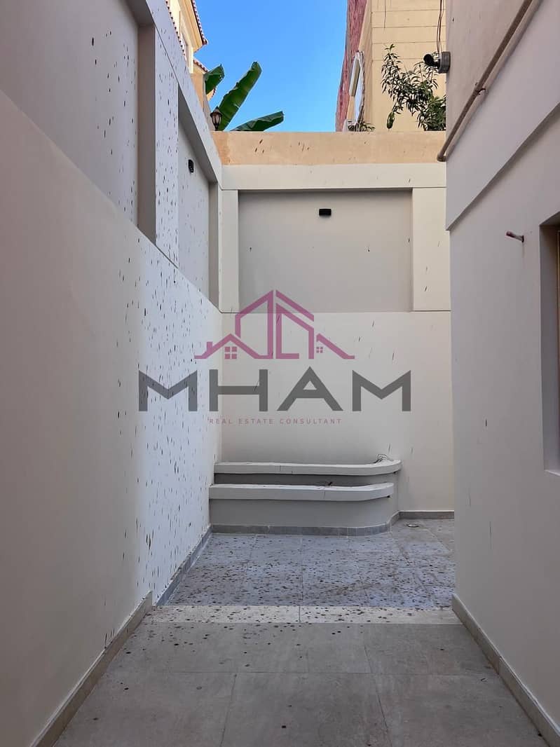 16 photo_5888795278792395888_y. jpg