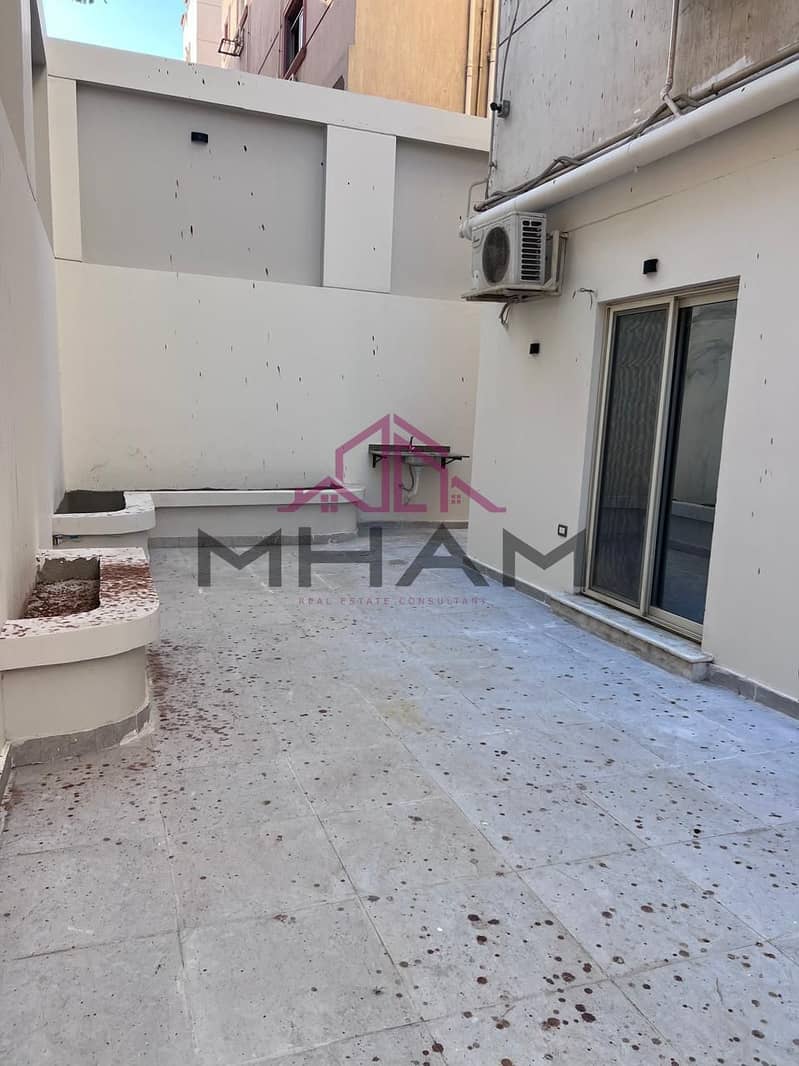 18 photo_5888795278792395890_y. jpg