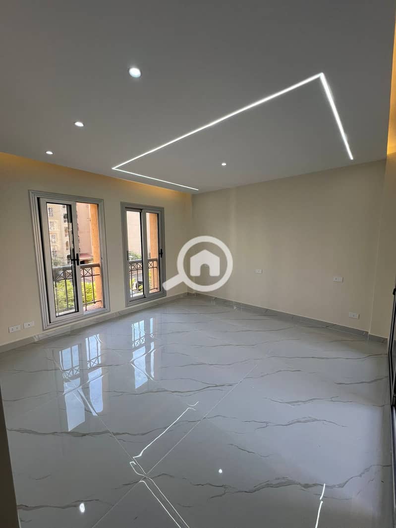 18 f0feed8f-1546-40c5-bcd4-2540bb0ab25a. jpg