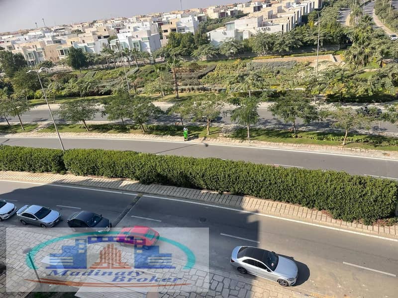 4 9f76f5ae-cf54-4fbc-87fa-8b4ecd033f88. jpg