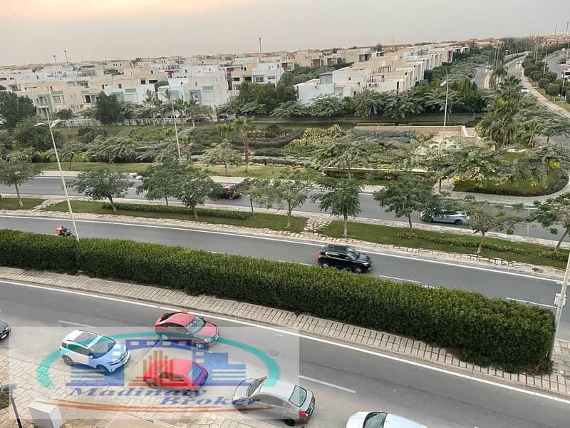 5 79bdbe8d-a5b8-4587-b0b9-020ec7dc4a45. jpg