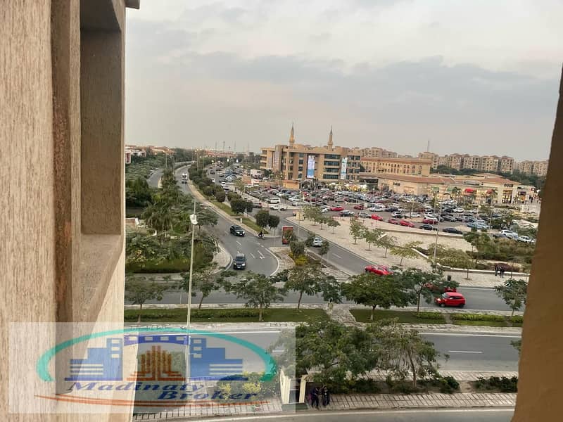 10 b3b8d7e8-b49e-4d5c-9665-5cf0d9708c68. jpg