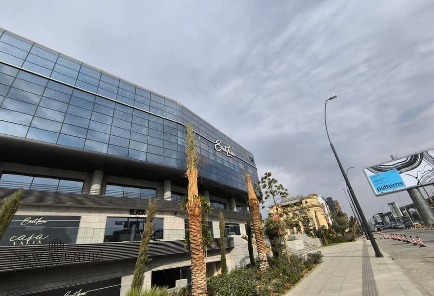 4 687a5094-ea89-41c4-90ad-09b078c79308. jpg