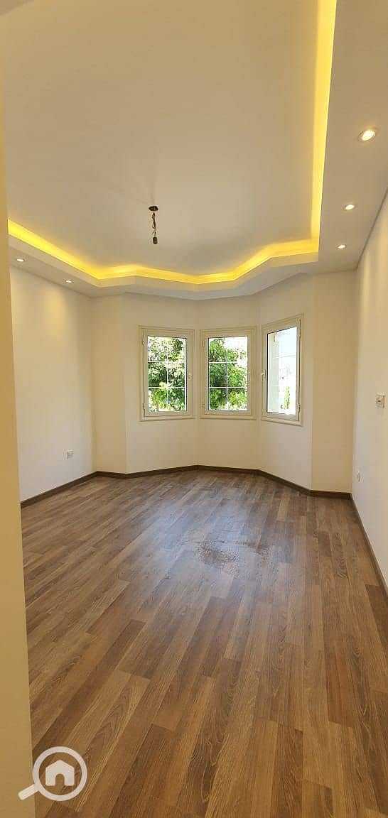 10 WhatsApp Image 2025-11-01 at 4.59. 59 PM (1). jpeg