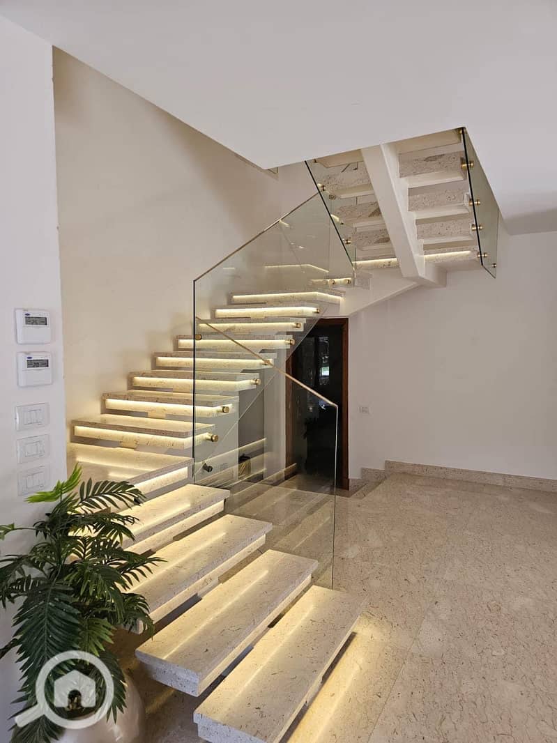 4 b3a3f6f2-a1b4-4115-86a3-8db33c0ea132. jpg