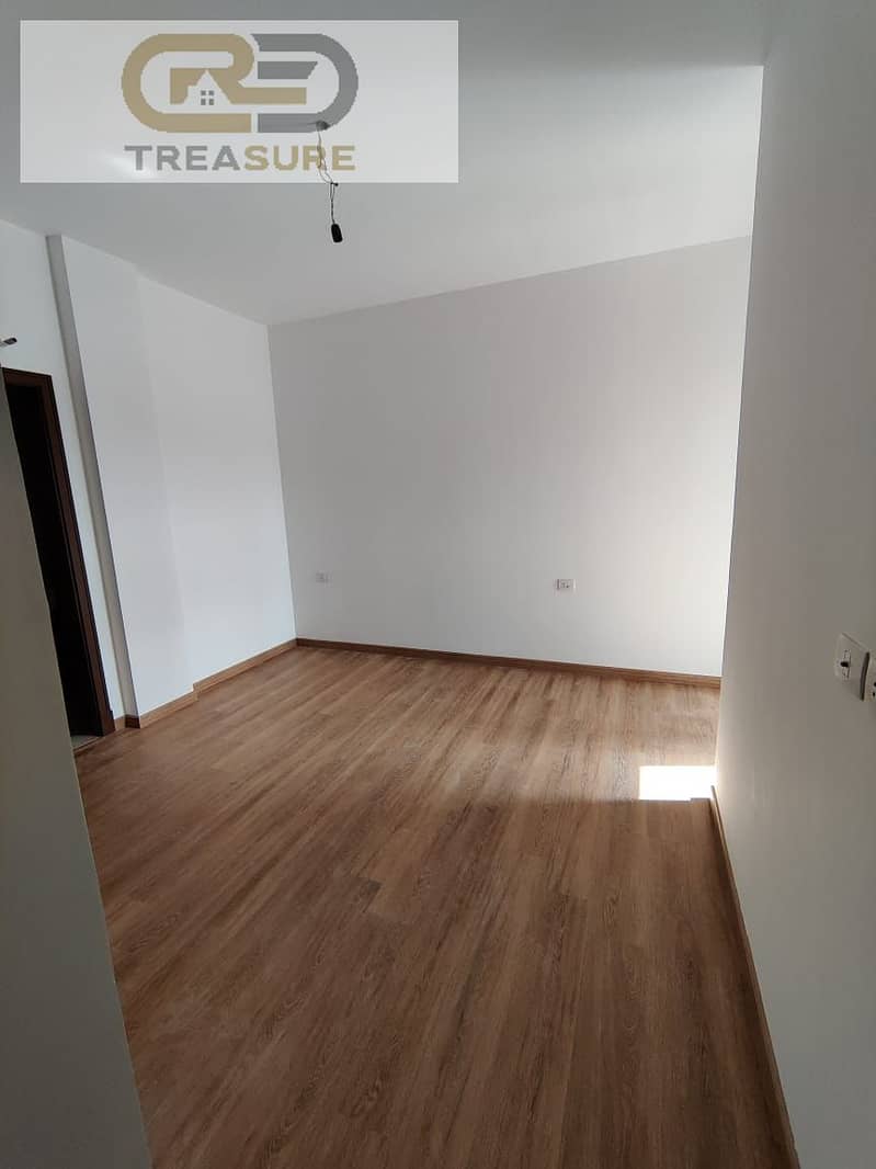 2 fcd205e3-9926-45e6-83d9-30c595d6f565. jpg