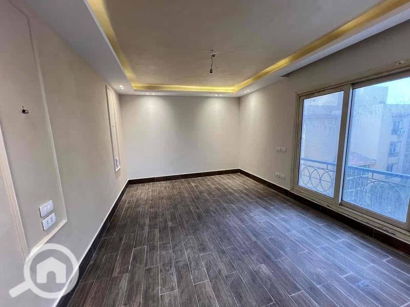 5 928bf394-5d1b-49a8-8baa-b8b368b386ed. jpg