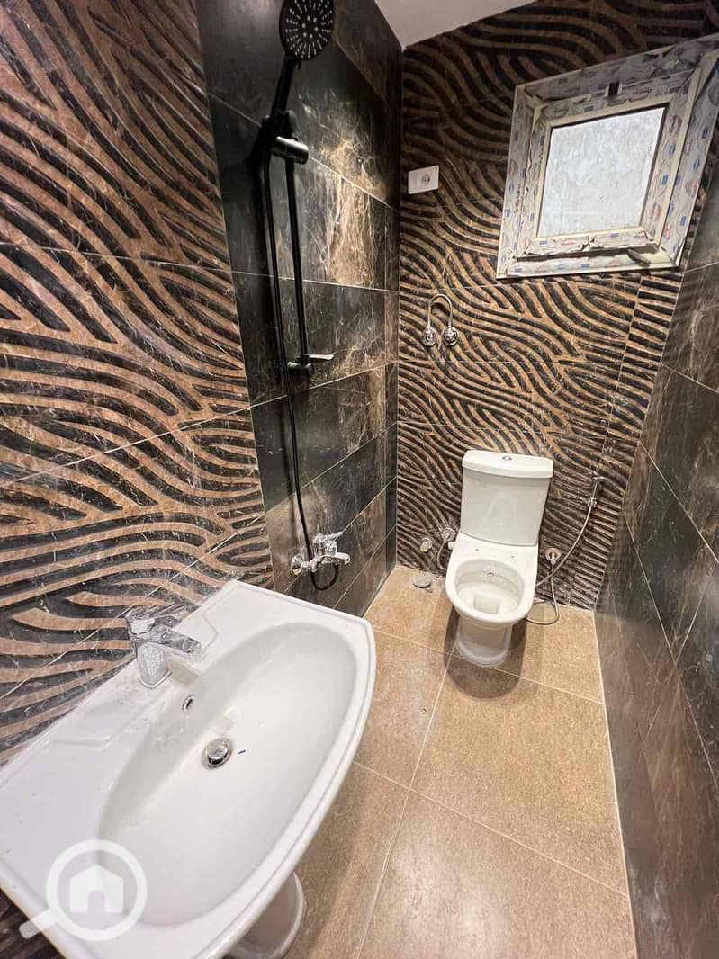 8 d48195b6-8093-4108-bdec-901e281d24d2. jpg