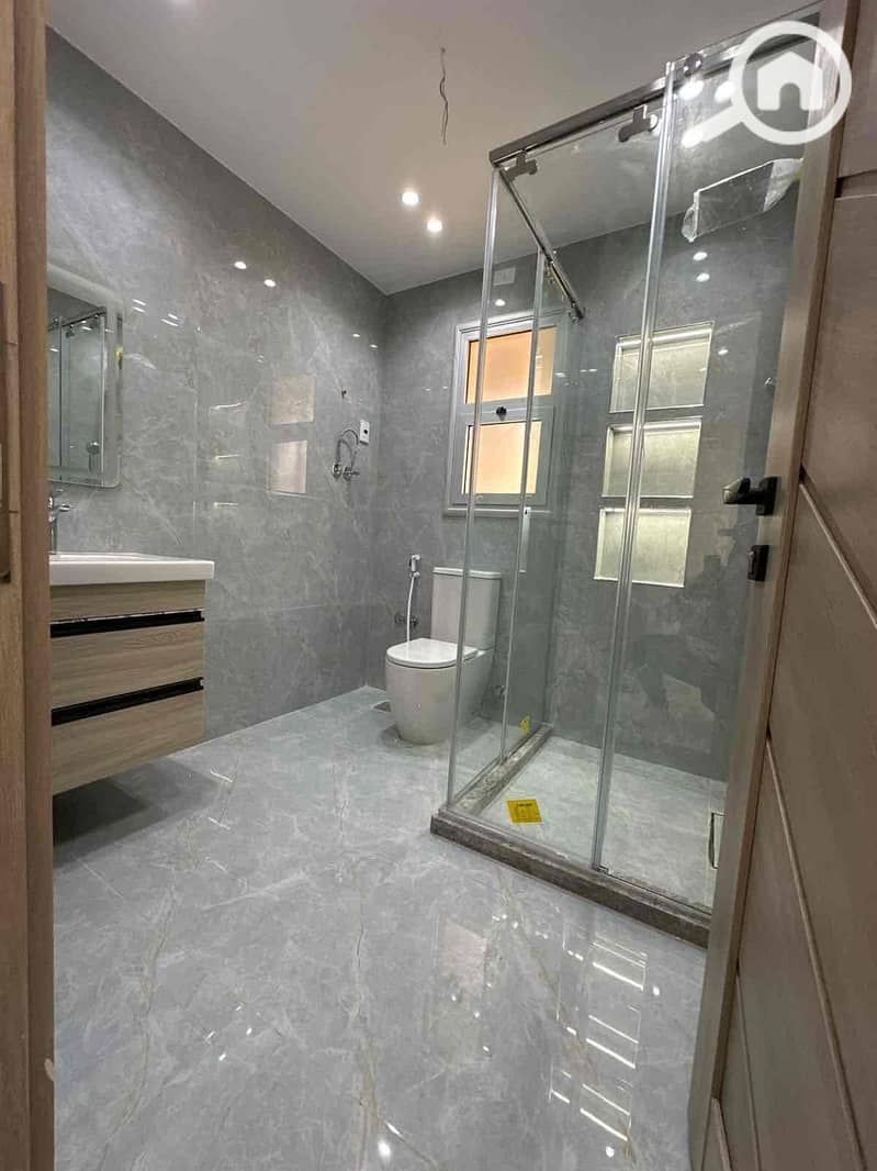 13 614d158d-2f81-4c09-9235-76deb54f64e8. jpg