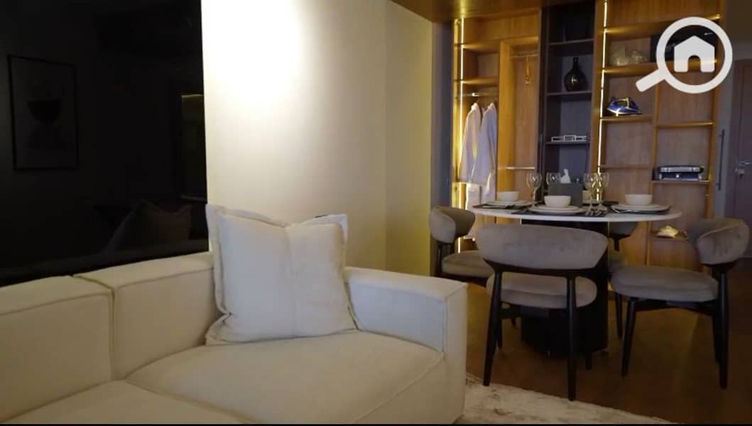 3 a879e836-e271-4d41-8c60-b5f1ed381793. jpg