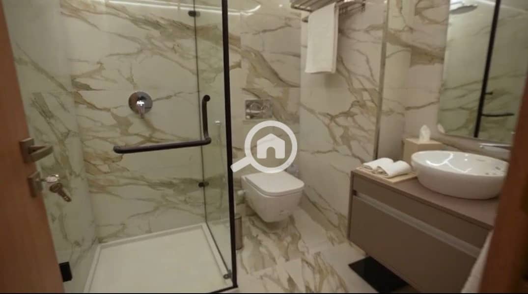 5 d35f9713-1e5e-49b9-9b85-eaecfa1e5336. jpg