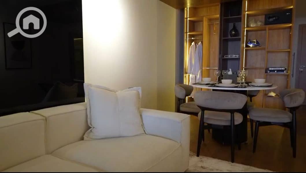 7 a879e836-e271-4d41-8c60-b5f1ed381793. jpg