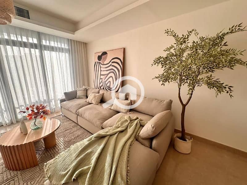 16 d7e21829-8e65-4eac-ac99-93e59a933520. jpg