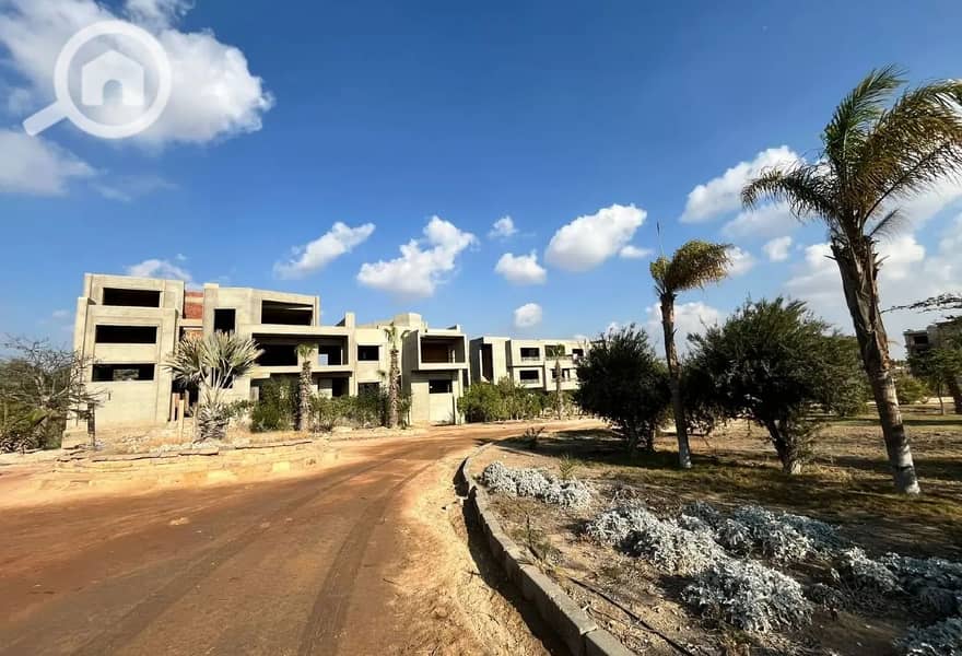 8 8216928-3b87fo. JPG