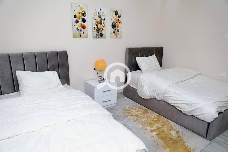 13 7073c60b-ec0a-4964-afd0-7c5640c77fa8. jpg