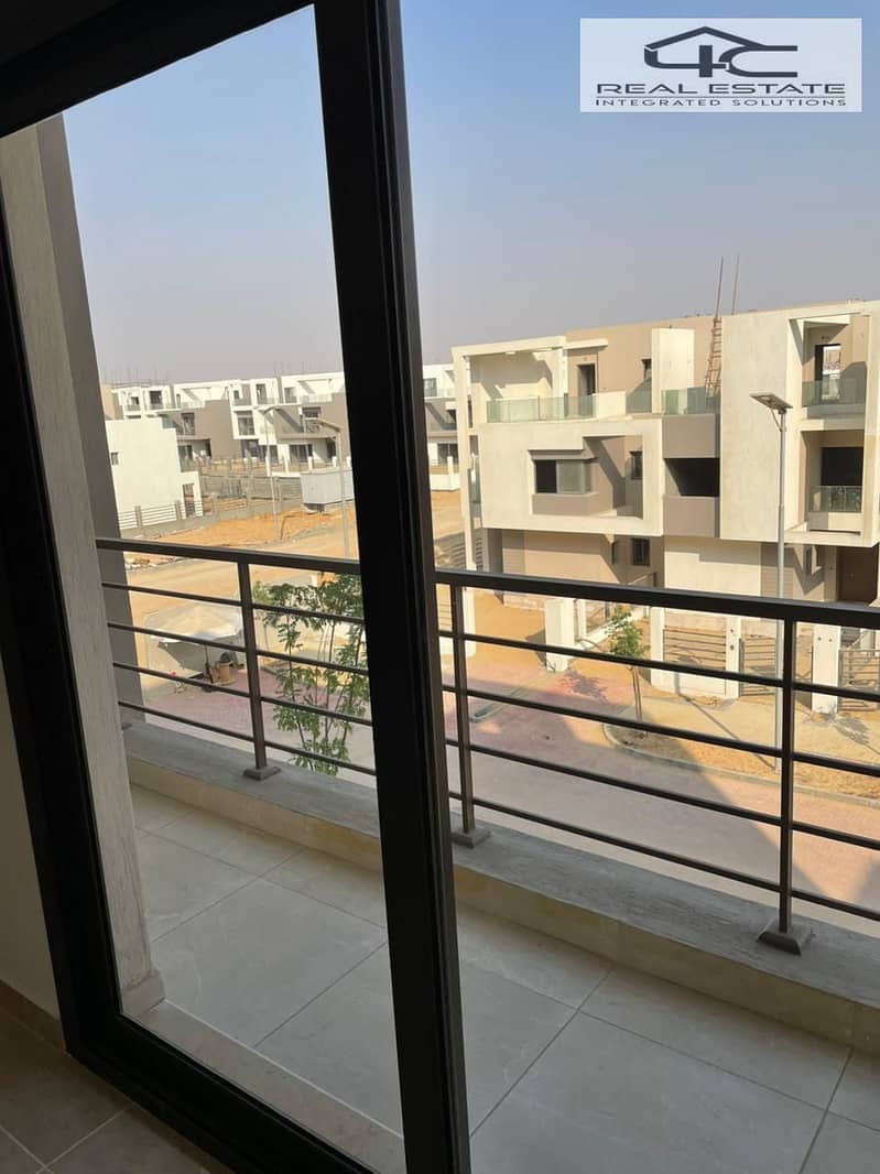 3 WhatsApp Image 2025-12-08 at 20.01. 24. jpeg