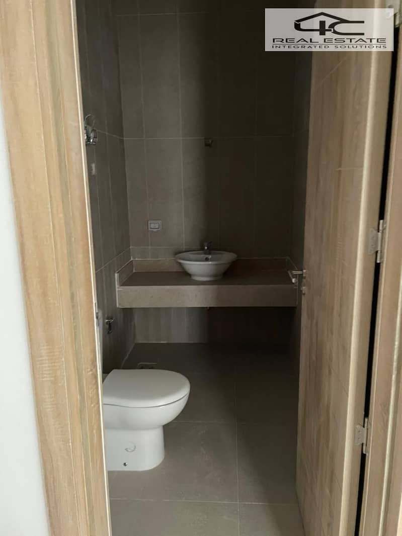 8 WhatsApp Image 2025-12-08 at 20.01. 25. jpeg