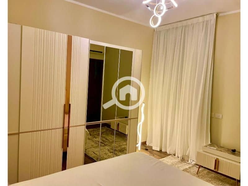 5 0f931dc7-721d-443f-a6dc-f37a2e73187f. jpg