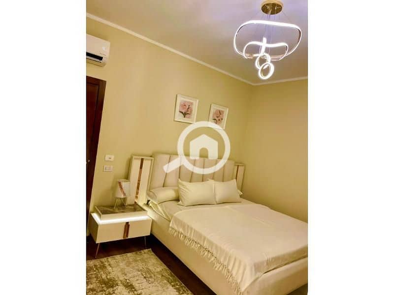 10 5757ded2-bfa2-4e17-a820-e75bb2b1e20e. jpg