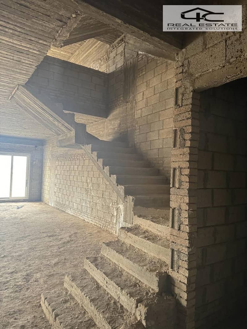 4 WhatsApp_Image_2024-10-01_at_15.41. 38_d5b7b122. jpg