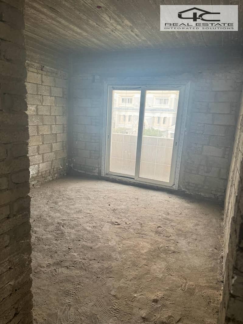 9 WhatsApp_Image_2024-10-01_at_15.41. 36_a2b68d58. jpg