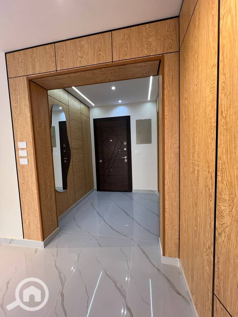 8 c5231619-64ff-41b9-9dfa-845f1e833f5e. jpeg