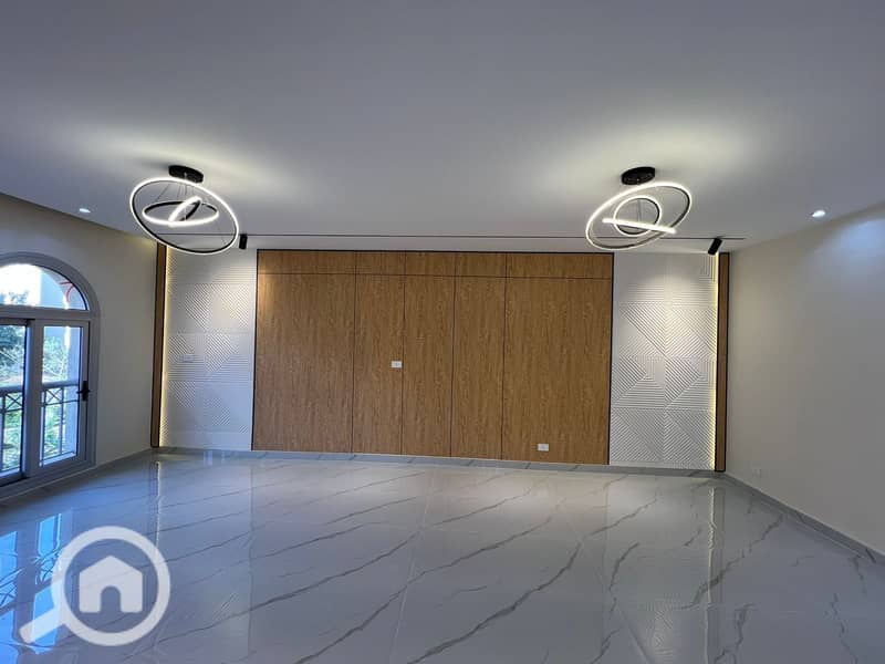 12 c913dc02-d650-4167-81e2-43c7593c6872. jpeg