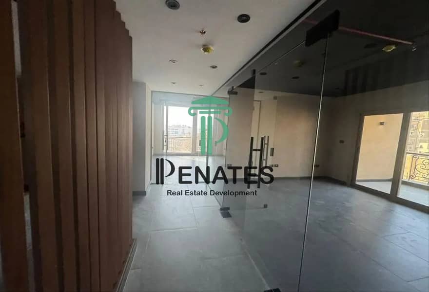 3 8386919-92b37o. jpg