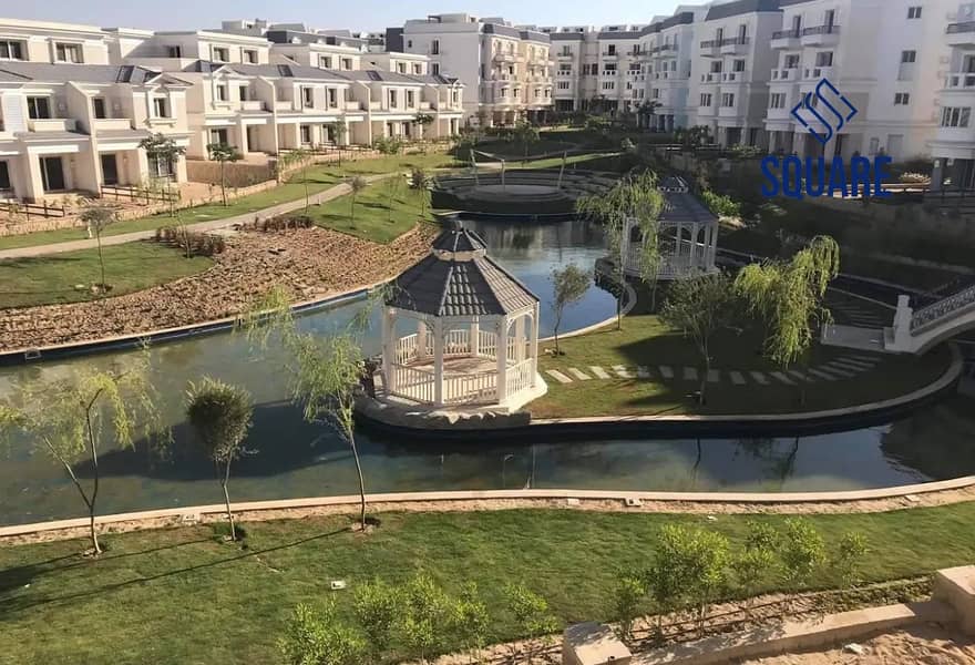 11 7358079-fb1b1o. jpg