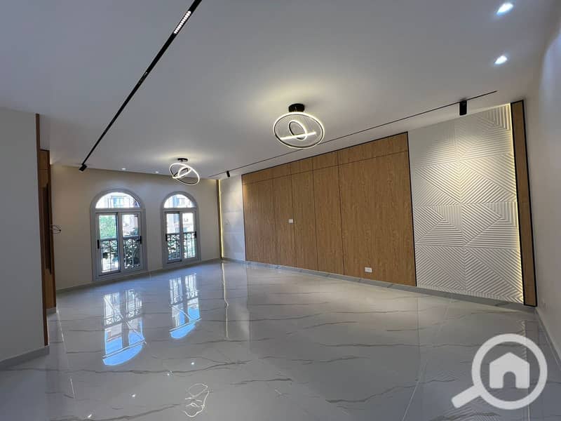 19 bf057d37-bcb0-4d49-a6b9-58bddb3d4396. jpeg