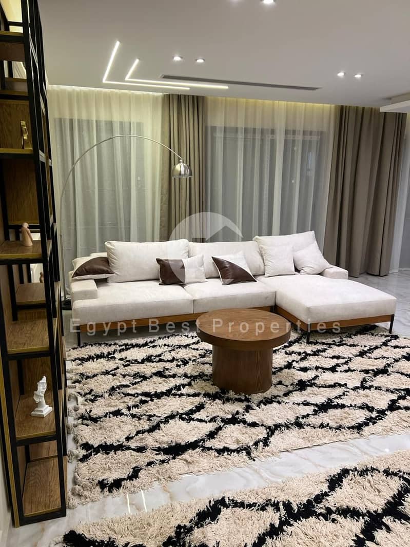 12 f69ae091-2621-4b05-a15f-f7e64f0cedae. jpeg