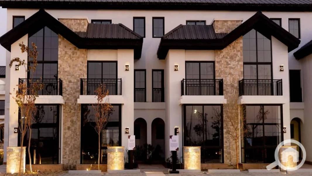 9 MarQ Gardens Live Photos_page-0004. jpg