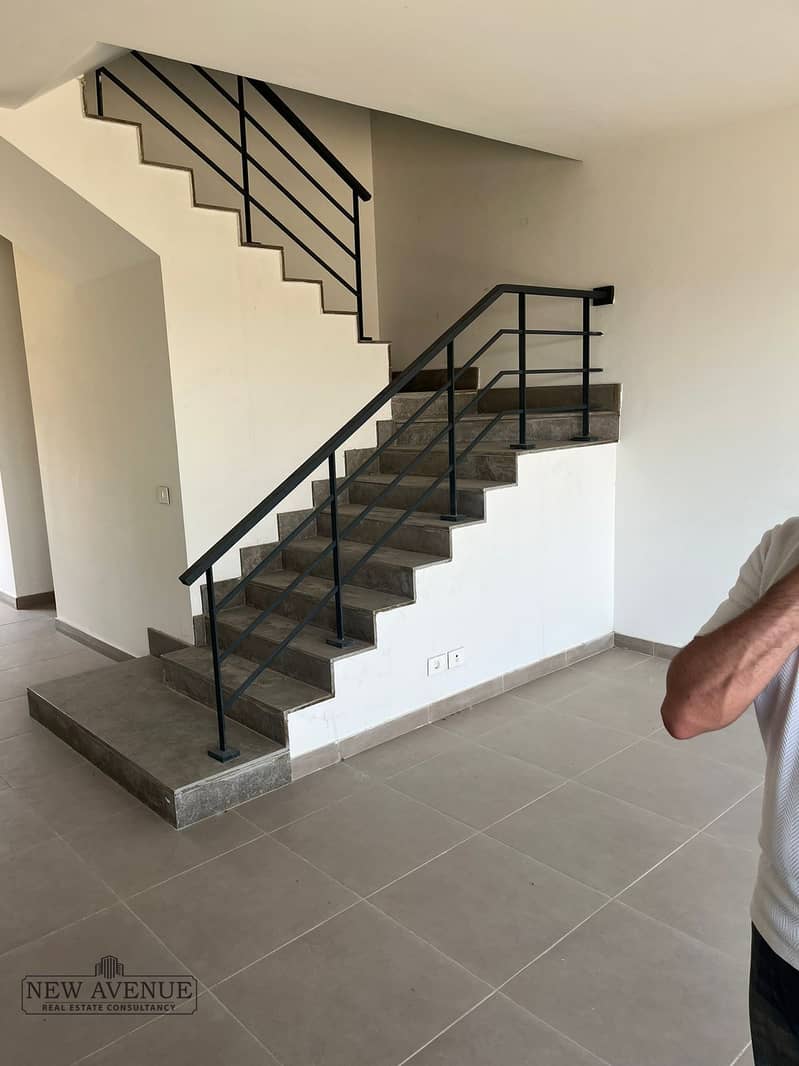 6 WhatsApp Image 2025-12-08 at 1.25. 21 PM (2). jpeg