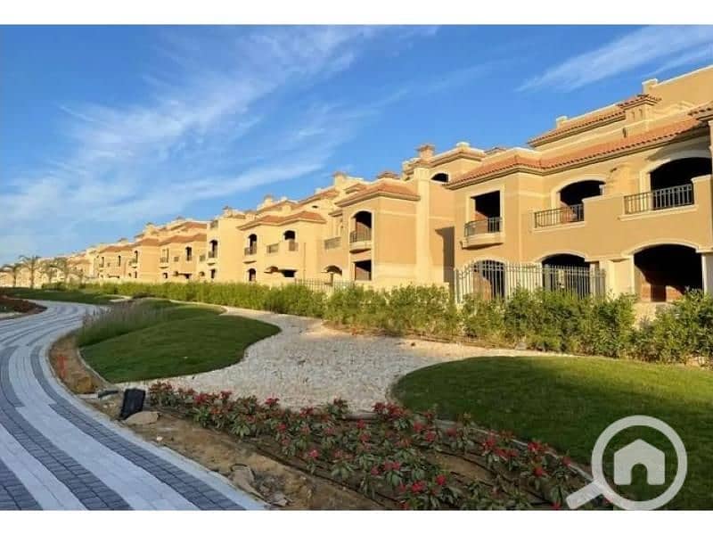 14 8083951-ee95co. jpg