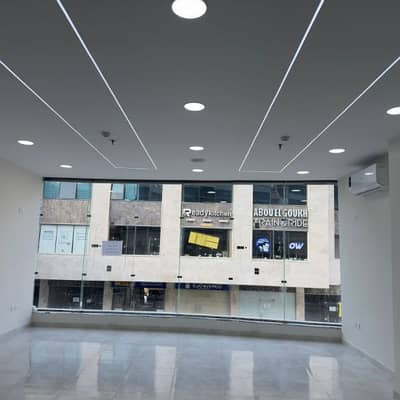 محلات تجارية  للايجار في القاهرة الجديدة، القاهرة - محل للايجار ٧٤ متر كلوف مول القرنفل