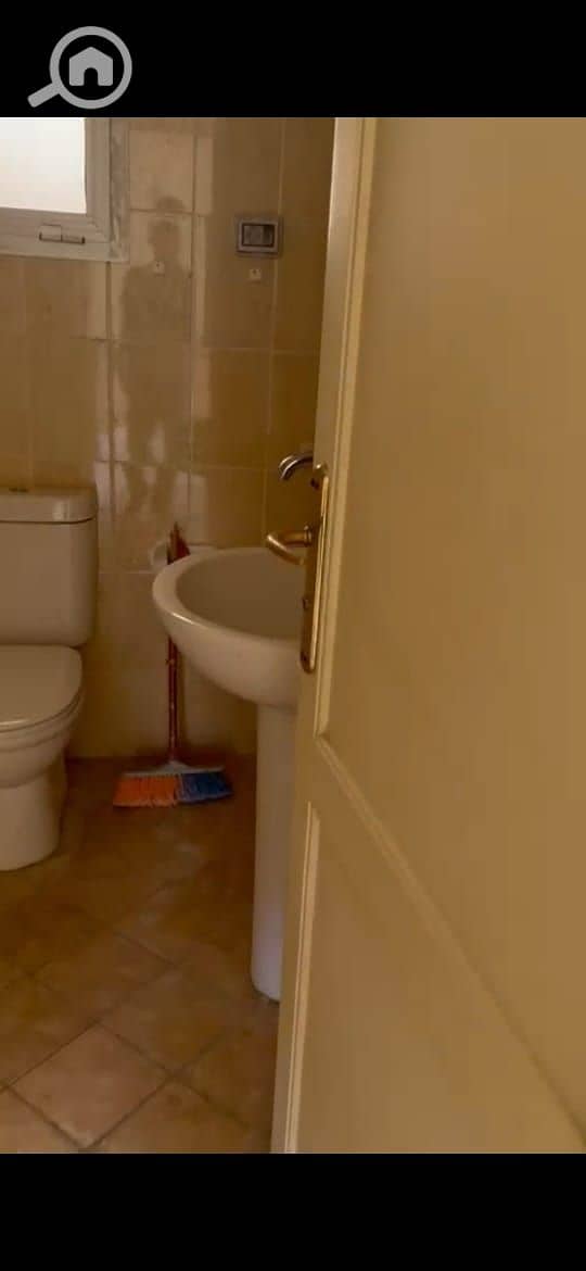 10 33c99052-2016-4732-92b0-7224431d9bda. jpeg