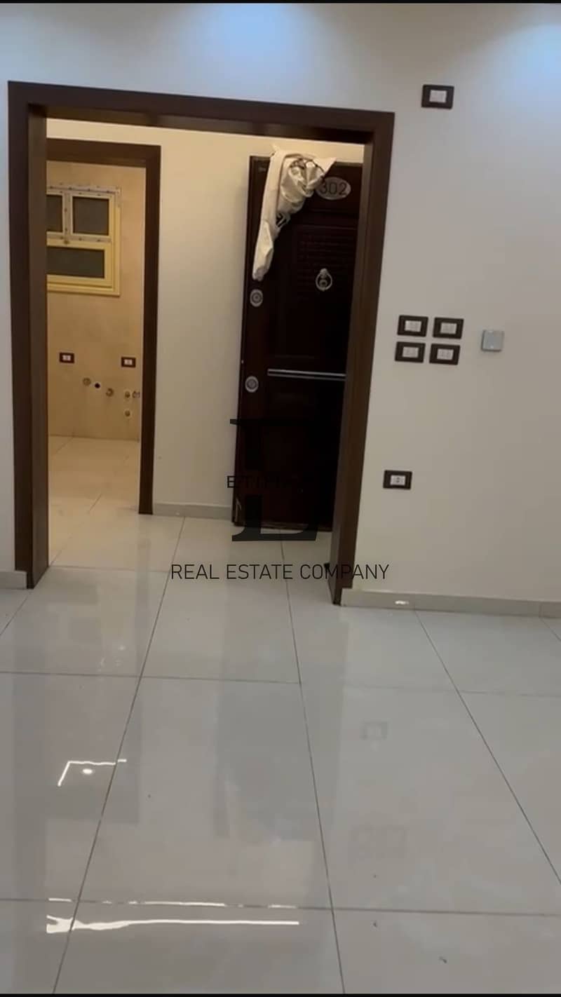 2 d7cf83b4-7aac-4682-bbcc-609d96d0ef8d. jpeg