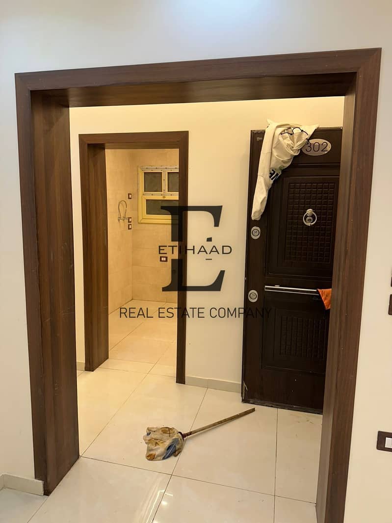 4 932b0fd4-f1a2-474c-8945-0fbfef423705. jpeg