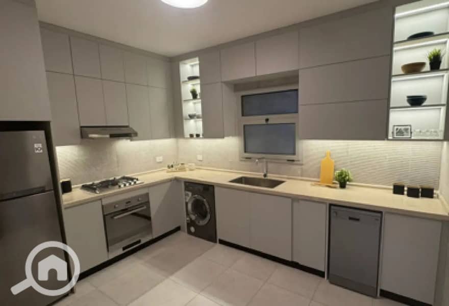 3 8112317-288bfo. jpg