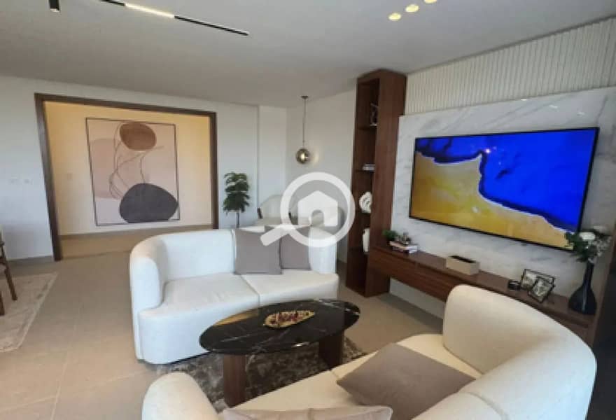 10 8112317-e3a81o. jpg