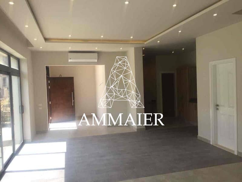 52918b63-39ff-48b5-a211-d3c83b448d5f. jpg