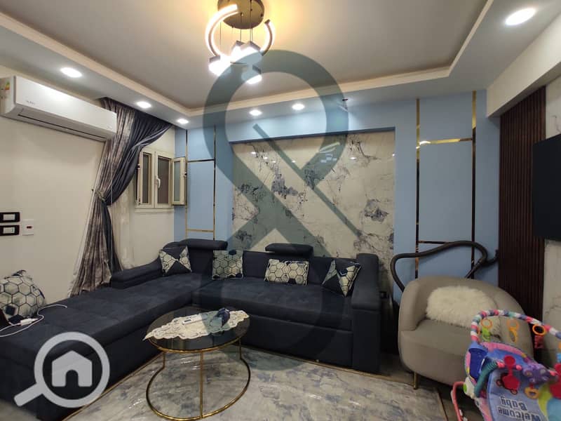 2 Front of Muruj 8574.4. jpg