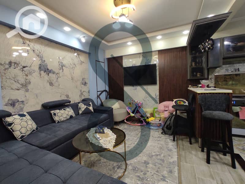 5 Front of Muruj 8574.2. jpg