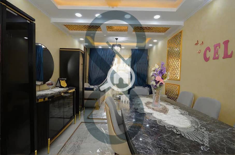 8 Front of Muruj 8574.11. jpg