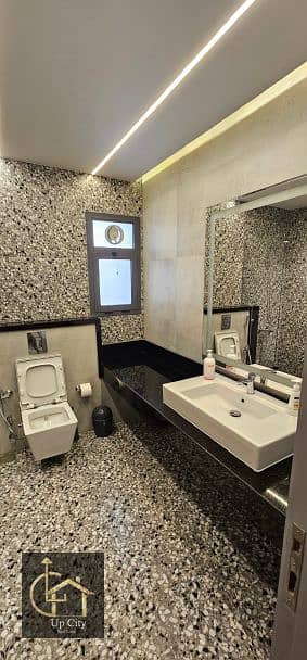 12 Screenshot 2025-12-08 194203. png