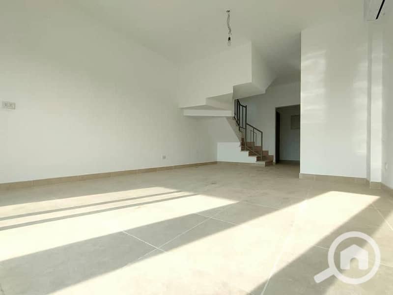 2 WhatsApp Image 2025-12-08 at 18.46. 57 (1). jpeg