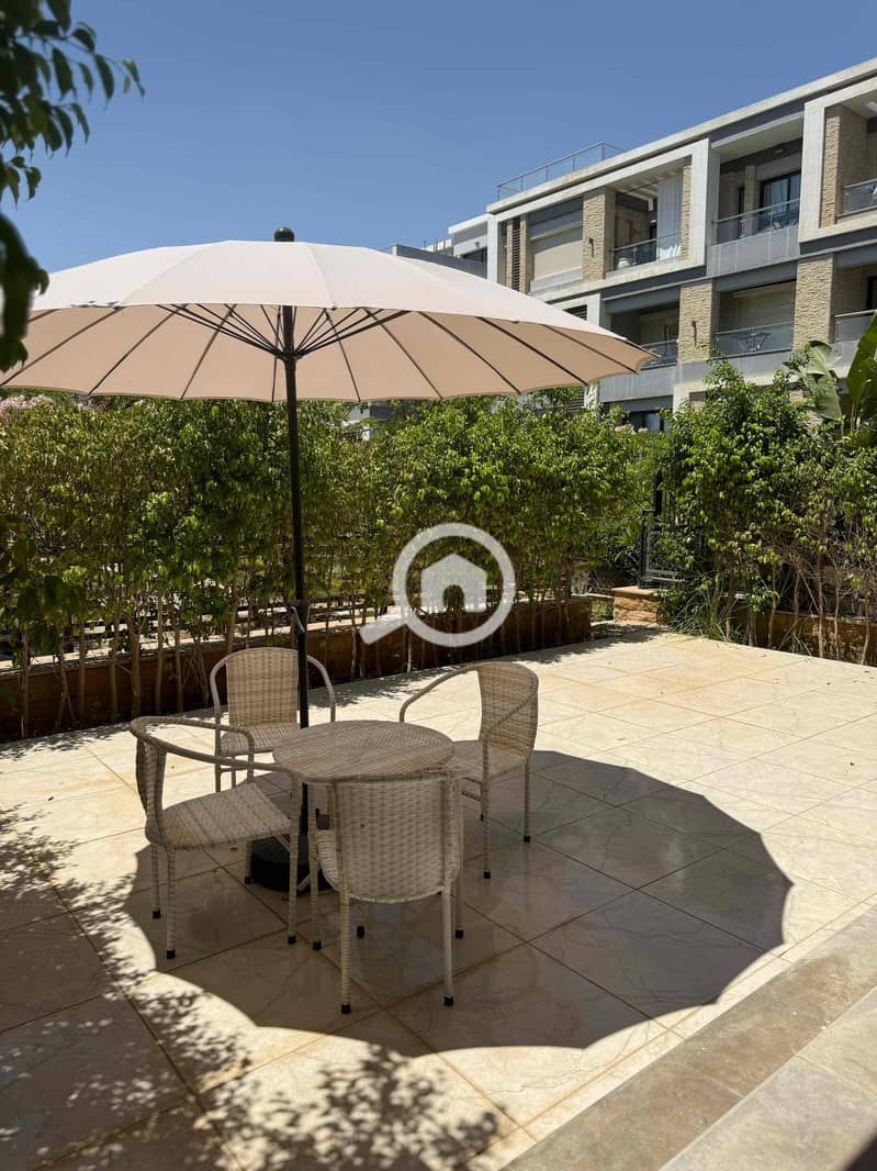 10 af5c4603-b9df-417d-8153-c7529b3efd30. jpg