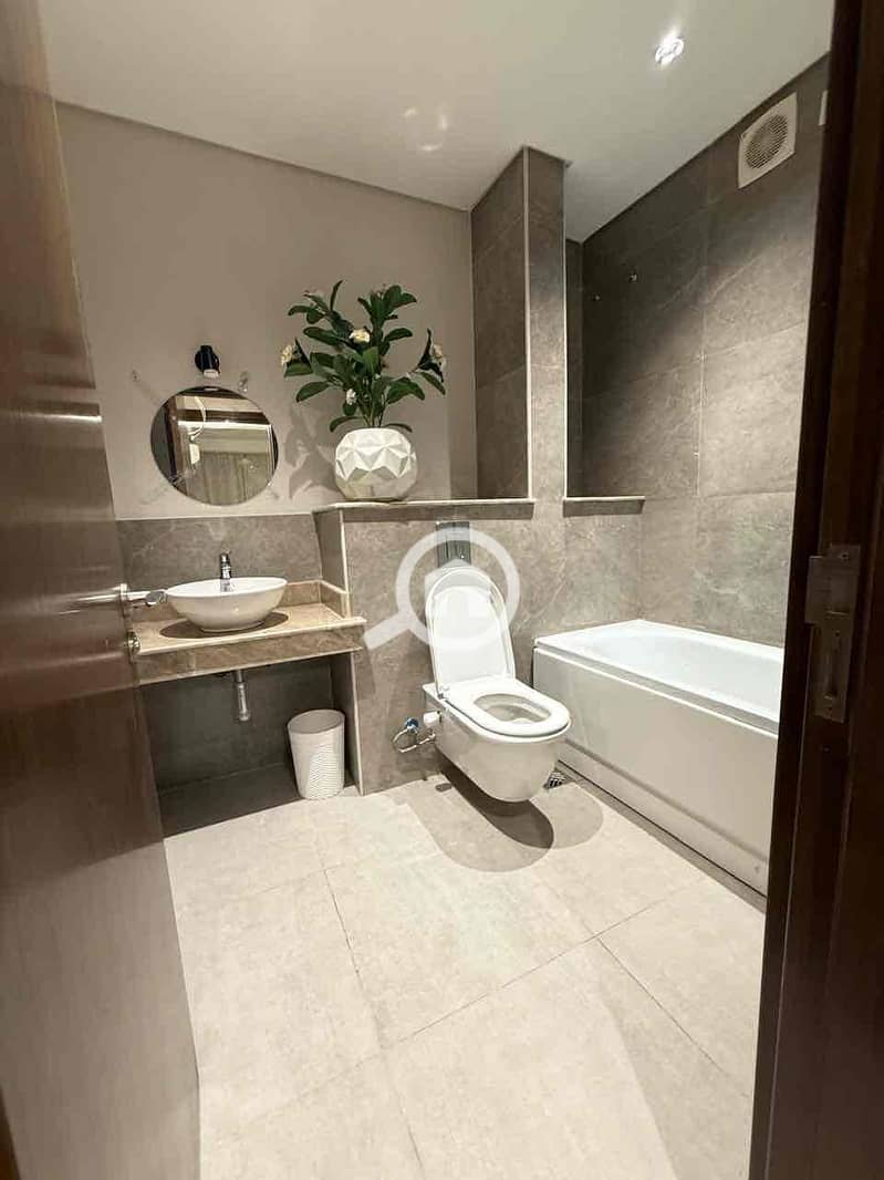 7 716b159d-17ec-4139-b958-a28728300721. jpg