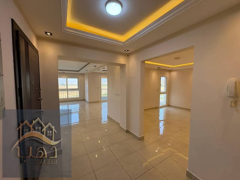 3 230f766c-111f-4923-8beb-761c0b7f12a1. jpg