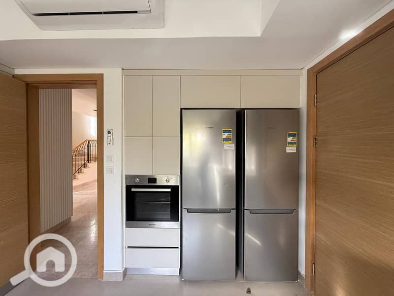 4 4b201a2e-873e-406d-99ce-7907fa06f57c. jpg